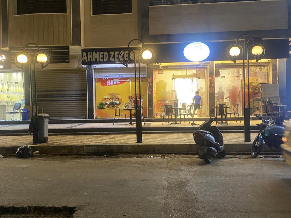 مطعم للبيع مع كافه تفاصيله الموقع شارع فلسطين مقابيل المنتزهات       لاستفسار *********** 
‭0771 527 4864‬
