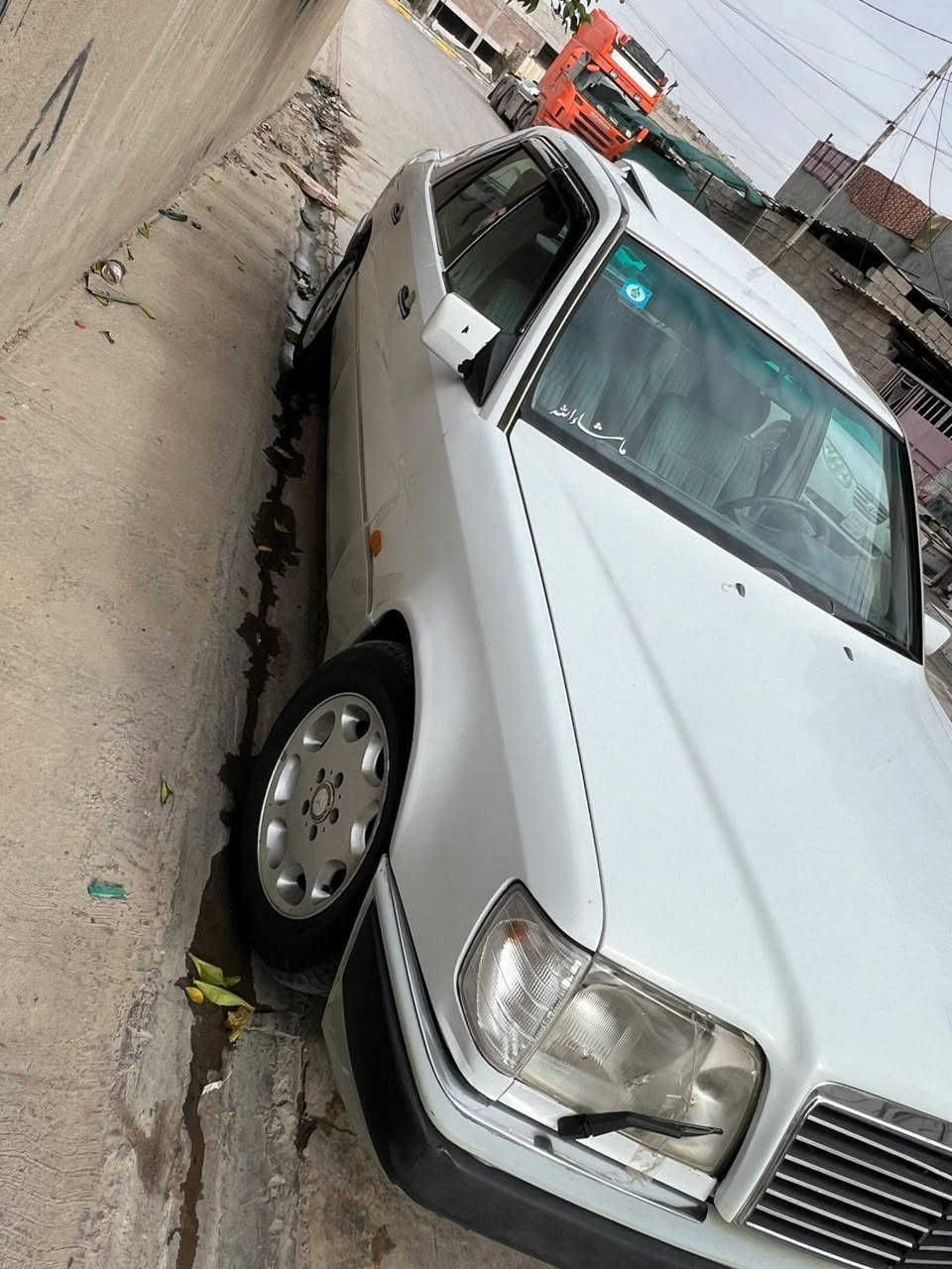 مارسدس دب موديل 93
سياره نضيفه مامتعوبه
بدون صبغ  بلادي

رقم انبار مشروع وطني
تريد وكاله أو تحويل بسمي شرط
مواصفات سياره
محرك  فيفي تي ثنين ونص
سياره مابي عيب تبريد شغال
تخم تايرات جديد
لايت زينون جامات كهربائي 
لاصرف ولاتبخير
سياره بي مواصفات بعد أكثر 
برده خلفيه كهربائي 
سياره نضيفه بمعنا الكلام
قواعد دبلات بلادي مابي لا خياس ولا شي

عنوان سياره كركوك 
***********
