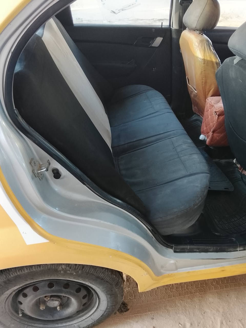 سلام عليكم لبيع سياره افيو موديل 2009خليجي محرك 1600كيرعادي محرك وكير وصدر جداد تحويل مباشر كهربائي شغله تخم تاير السعر 38وبيها مجال بصيط العنوان الفلوجة النساف استفسار على رقم ***********
