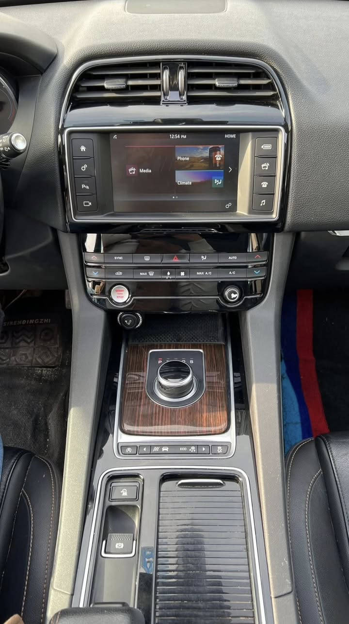 ارخص سعر كل العراق 168$ ورقه قفل قفل قفل🔥💣
 بدون قطرة صبغ مكفولة كفالة عامة حتى من بارد⚠️
JAGUAR F-PACE 2018 V6 SUPERCHARGER🚀
(بانوراما/دبل اكسن/صندوق شفط/انضمة القيادة/الخ..)🥇
مكفولة من (كير/محرك/تبريد/كهربائيات) مكفول كفالة🚘
برغي ممفتوح بهيكل السيارة كلها وضع وكالة وكالة📦
مكفولة كفالة من كل نواحي يعني على وضع لشركة ابيع✅
طغم تايرات جديدة صدر و اصوات خارجية شرط ابيع📦
دينار ما تصرف عل سيارة جاهزة من كل نواحي شرط💯
اتحدى سوق العراق كلها هيج سعر ما تلكى ابد اتحدى🔥
سيارة ماشية فقط 153 الف كيلومتر وضع الـــــــشركة😴
***********
