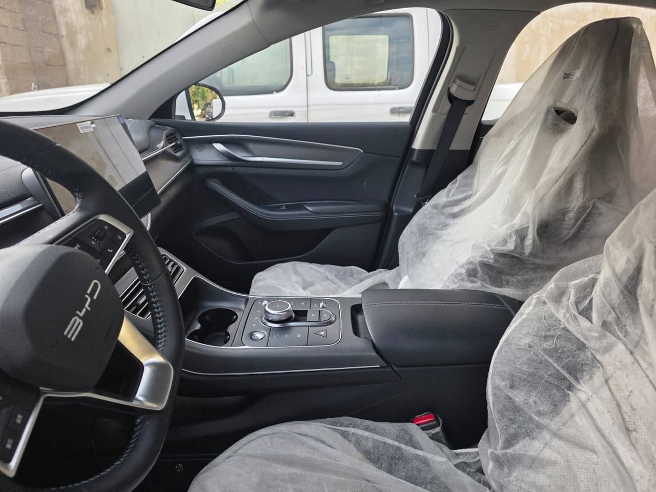 السلام عليكم 
بي واي دي دستروير 
المواصفات المعروفة فول 
ماشية ٢٧١٤ كيلو 
كفالة عامة ع الفحص
السعر ١٩.٥٠٠
مكان السيارة 
المنصور الداوودي 
***********
