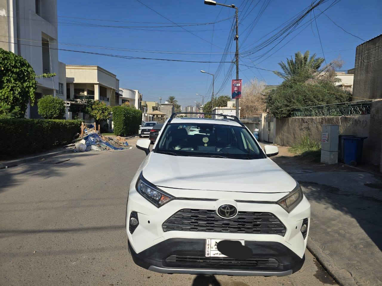 بسم الله الرحمن الرحيم
للبيع راف فور ٢٠١٩ فول مواصفات xle 
_رقم بغداد باسمي تحويل مباشر
 السياره مكفوله على البلاد.

_لسياره وارد ياباني يعني مكتوب بالبدنه صنع في اليابان
Made in japan
وهذه الوارد نادر يجي بالسيارات الامريكي
اغلبه يجي وارد امريكي صنع في امريكا او كندا.
السياره بانزين
_مواصفات السياره كالاتي:-
((- بصمة تشغيل - فتحة سقف سلايد روف - وضعيات قيادة متعدده - جنطة كهرباء - تبريد قطعتين - رادار جانبي وامامي- تحديد مسار- قيادة ذاتية- سايد بريد بصمه- محرك ٤ سلندر فئه ٢٥٠٠- ايكو ونظام وقود اقتصادي- شاشه دشبول- كشنات كهرباء السايق- كشنات تدفئه تبريد- تحكم ستيرن- ويل كب ))

_  السياؤة ماشيه ٥٩ الف ميل فقط...
_سعر السياره ٢٢٠ ورقه وبيها مجال 
للتواصل ***********
_ مكان السياره بغداد منطقة المنصور
