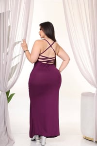 ملابس • متوفر الآن • مراسلة خاصة