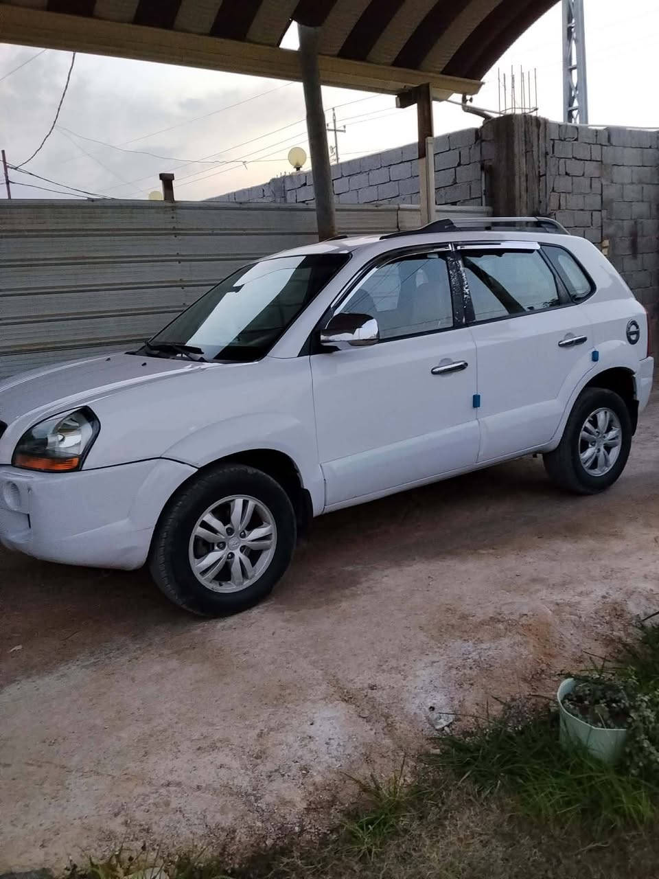 توسان 2009 رقم بغداد دولي
محرك 4 سلندر 2000 دوش
كير محرك تبريد تدفئه حداديه
غرفته مدوشمه  جديد 
تخم تايرات
مكفوله من الضربه والصبغ والتبديل عدا بارد اقل شبر سونار موجود
السعر 120 وبيه مجال/ مكاني بابل/ قرب سيطره الاثار
***********
