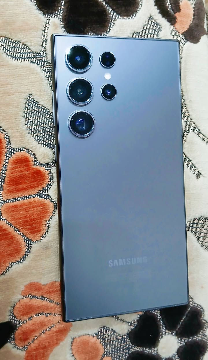 مرحبا. S24 Ulta.256 GB جهاز نظيف ولله بس هاي بالصوره بي شخطه صغيرةڪلش وممبينه ابد. 
ملحـقاته ڪامله كارتونـه و شاحنه45 وات ويا 3 ڪفرات حلوات وبي لاصق شاشه جديد لبارحه خليته. ب 1ملليون وبي مجال هواي. 🤍


**إذا كنت صاحب هذا الإعلان وتريد حذفه لأي سبب، رجاءا أرسل رسالة إلى الدعم الفني**