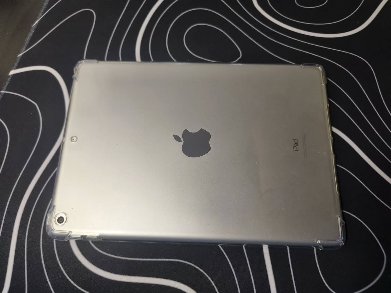 ايباد 9 مستعمل
ذاكره 64
كارتونه كامل ملحقات
ما مبدل بي شي 
گفر شفاف وياه
السعر 230الف
تواصل واتساب *********** + يوجد توصيل محافضات
