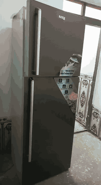 ثلاجة نوعية الريم اسألوا عليه  شكد بالسوك بعده  جديده للبيع نظيفه كلش چبيرة تلمع لمع بعده بالاصق مالته  سبب البيع صغر المساحة
اريده ب٥٠٠  تجي تشوفه بعينك 
***********
