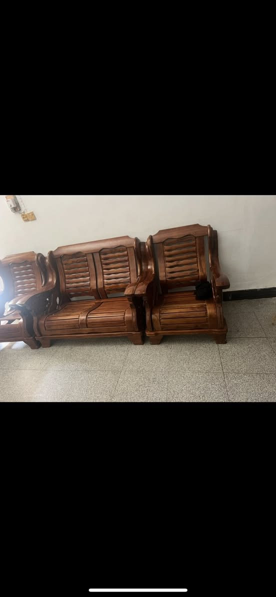 تخم 7 مقاعد للبيع مكاني ورديه سعر خاص  بي نقص خشبات كما موضح بصور


**إذا كنت صاحب هذا الإعلان وتريد حذفه لأي سبب، رجاءا أرسل رسالة إلى الدعم الفني**