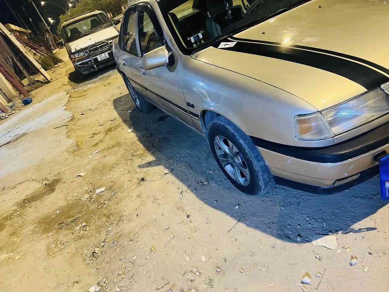 السلام عليكم
للبيع سياره فكتره موديل 1991
كير ومحرك خير من الله كير اوتماتيك 
محرك 1800 الكهربائيات كلها شغاله 
مصبوغه عام للجماليه رقم أنبار
بأسم صاحبها والتحويل ثاني يوم 
السعر (39$)وبيها مجال للشراي 
الاستفسار على هذا الرقم (***********)
