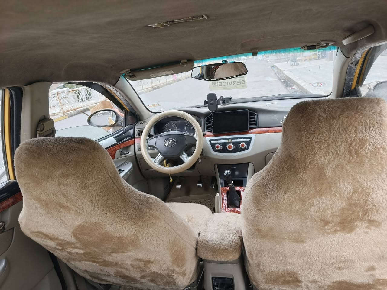 السلام عليكم 
ليفان 620 سياره كلش حلوه بيها تلكيطات سعر السياره 37 او بيها مجال ***********
