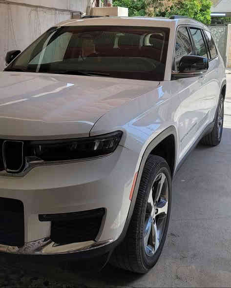 السلام عليكم
جيب كراند شيروكي ابيض  لمتدد رقم بغداد انكليزي بأسمي
موديل 2023 وارد امريكي ماشية 40 الف كيلو قابل للزيادة
* محرك 6 سلندر 3600
*  لارج الطويل 7 راكب .
* فور ويل 4×4
* بصمة تشغيل وتشغيل عن بعد .
* رادار  مع مانع تصادم امامي وخلفي .
* نظام الرؤية الليلية. 
* نظام تحديد المسار . 
* تحذير النقطة عمياء .
* شاحن موبايل وايرلس. 
* ويل قياس 20 انج .
* شاشه كبيرة 10.1 انج تدعم نظام الخرائط (GPS) للاندرويد وال ios .
* كاميرا 360 درجة مع حساسات خلفية . 
* كاميرا خلفية للمرأة الداخلية. 
* بلوجكتر امامي 
* المصابيح الأمامية زنون .
* 5 ابواب بصمة للدخول الذكي. 
* تطعيم صاج خشب للمقصورة الداخلية الامامية . 
* ذاكرة لحفظ وضعيات الجلوس للسائق.
* المقاعد الأمامية كهربائية .
* المقاعد الأمامية والخلفية تدفئة .
* انارة داخلية LED متعددة الالوان . 
* مكيف خلفي مع وحدة تحكم منفصلة . 
* تدفئة ستيرن .  
* محدد سرعة . 
*نظام الايعاز الصوتي .
*جنطه كهرباء .
* اطفاء ذاتي autostop . وكثير من المواصفات
الضرر بابتين وجاملغ امامي جهة اليمنى وتبدلت نفس اللون يعني بدون صبغ فقط الدوسة .
السعر 340 ورقه وبيها مجال.
للاتصال او المراسلة ***********
تحياتي للجميع.
