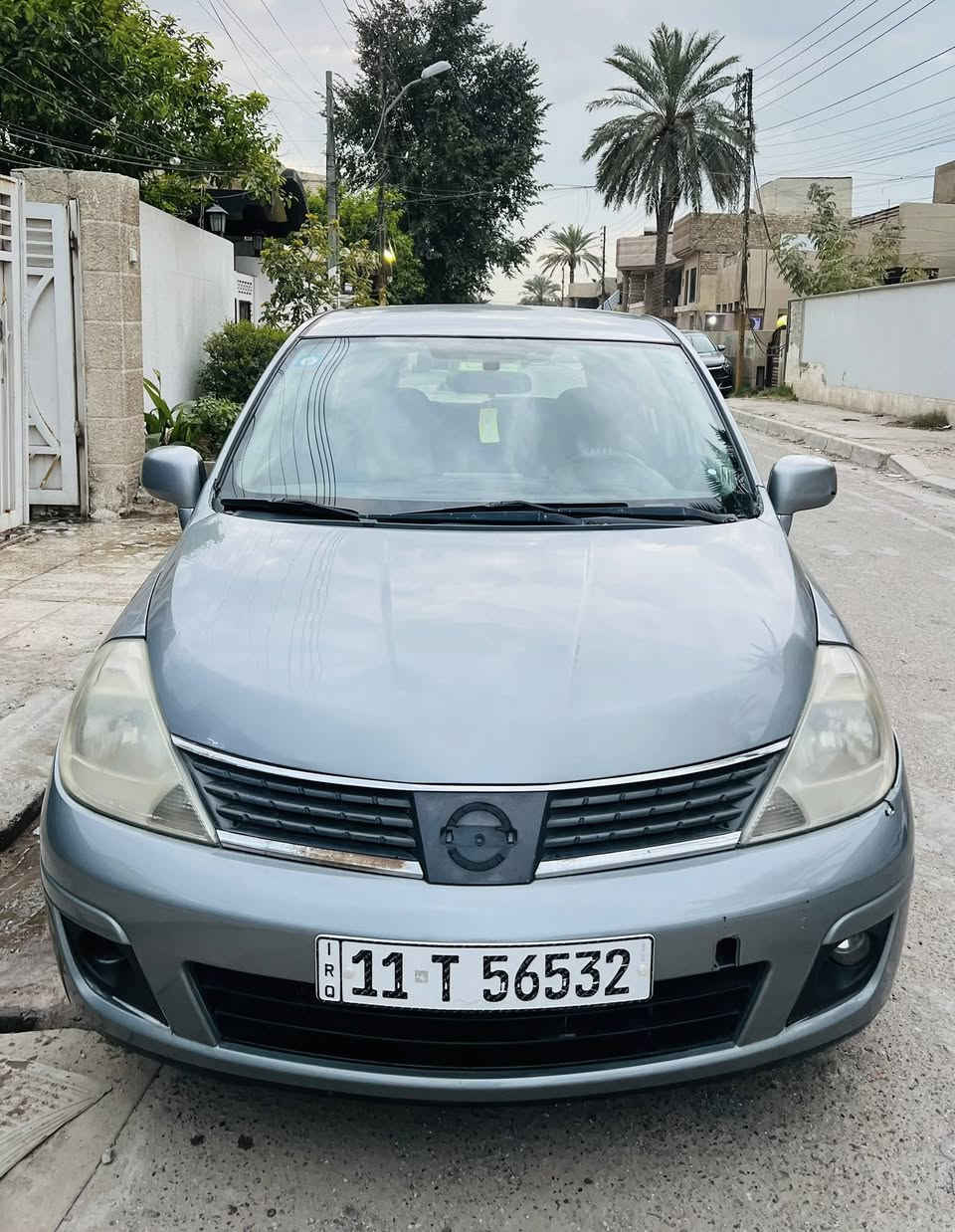 السلام عليكم
نيسان فيرسا 2011 

رقم بغداد انكليزي (بأسمي شخصياً) 
قطعتين صبغ  بدون دواخل 
كير مكينه خير من الله 
ادامة كامله 
كهربائيات كلها شغاله 
 
غرفه نظيفه كلش 
السعر 68 مجال بسيط كلش 
 بغداد الغزاليه 
***********
