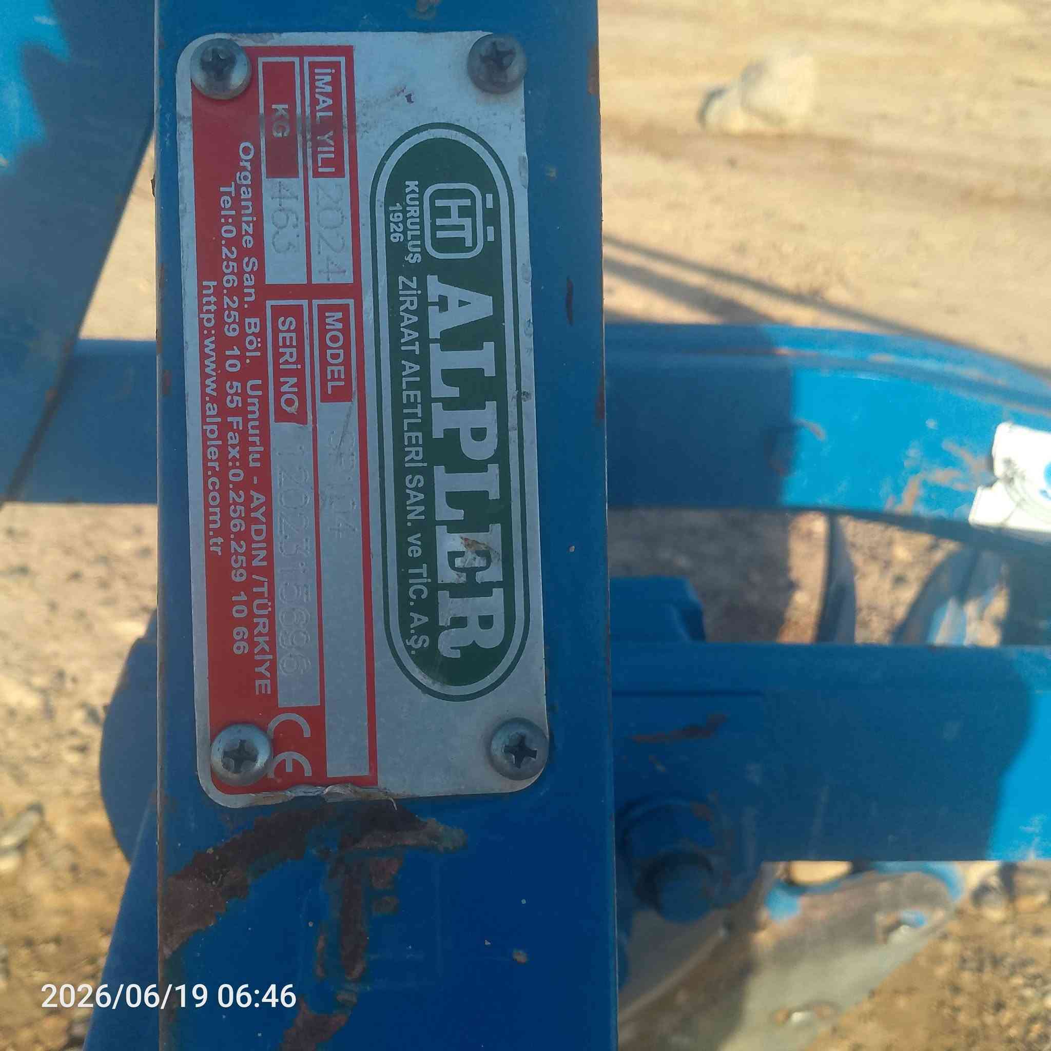 السلام عليكم يوجد فدان رباعي حجم 10 جديد 2024 تصال ***********
