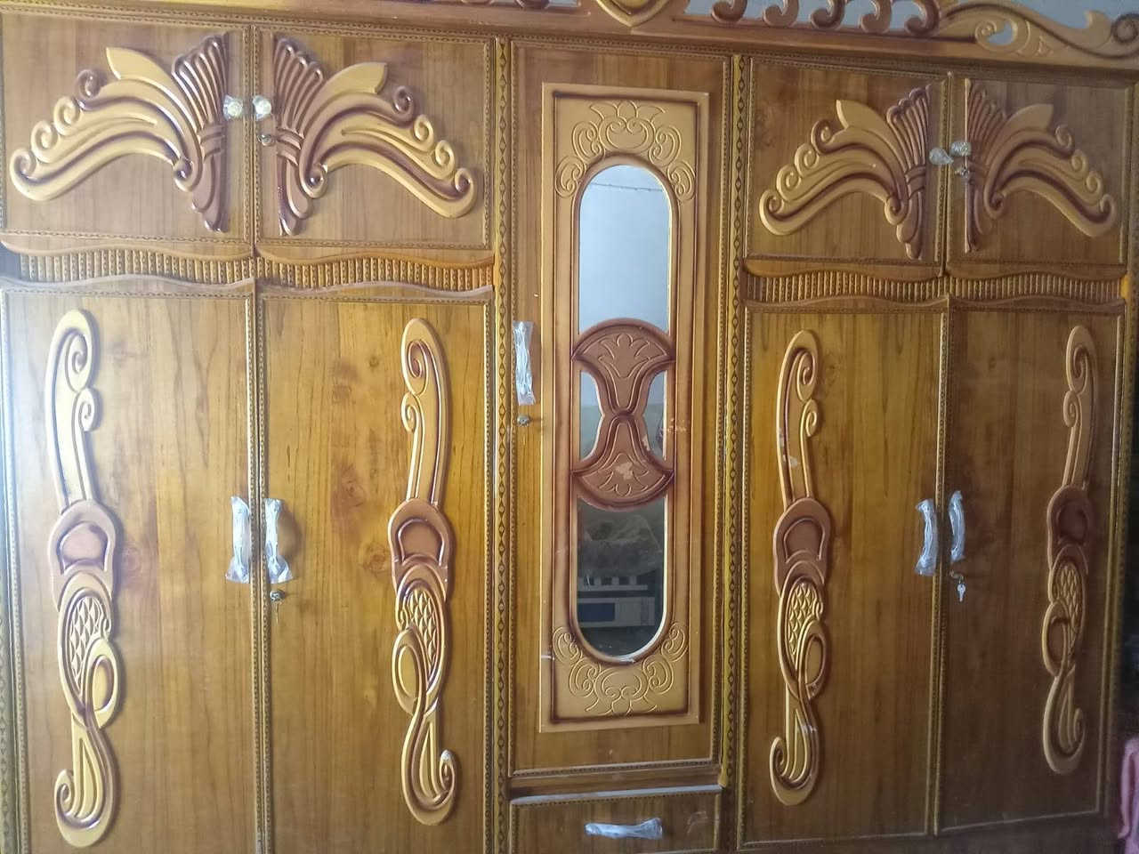 غرفه نوم للبيع مستعمله 15يوم جديده خدش ما بيها مكلف بلنشر وهذا رقم صاحبها ***********

