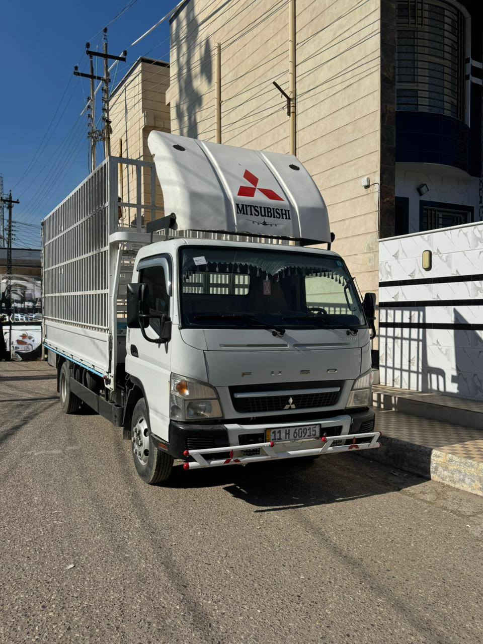 السلام عليكم للبيع كنتر ٥مترسياره مكفوله من دعمه  موديل ١٩ جام جوبي صالنصه قصيره كامله مكمله كبل للشغل متصرف لو الف دينار عليها رقم بغداد انكليَزي كاسحه محجر فلوجه التايرات الخلفي محوره والامامي بلاديات الاتصال على الأرقام ***********او***********
