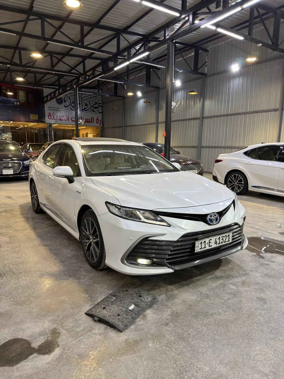 كامري 2024 عبد اللطيف جميل
فول واحد على واحد  بيها ضربة خفيفة بل باب مال سايق 
ولباب الخلف السايق شخط خفيف ما مصلحة صور الضربة بل منشور  مكان السيارة الديوانيه       سعر 225 ورقه
للاستفسار (***********)
