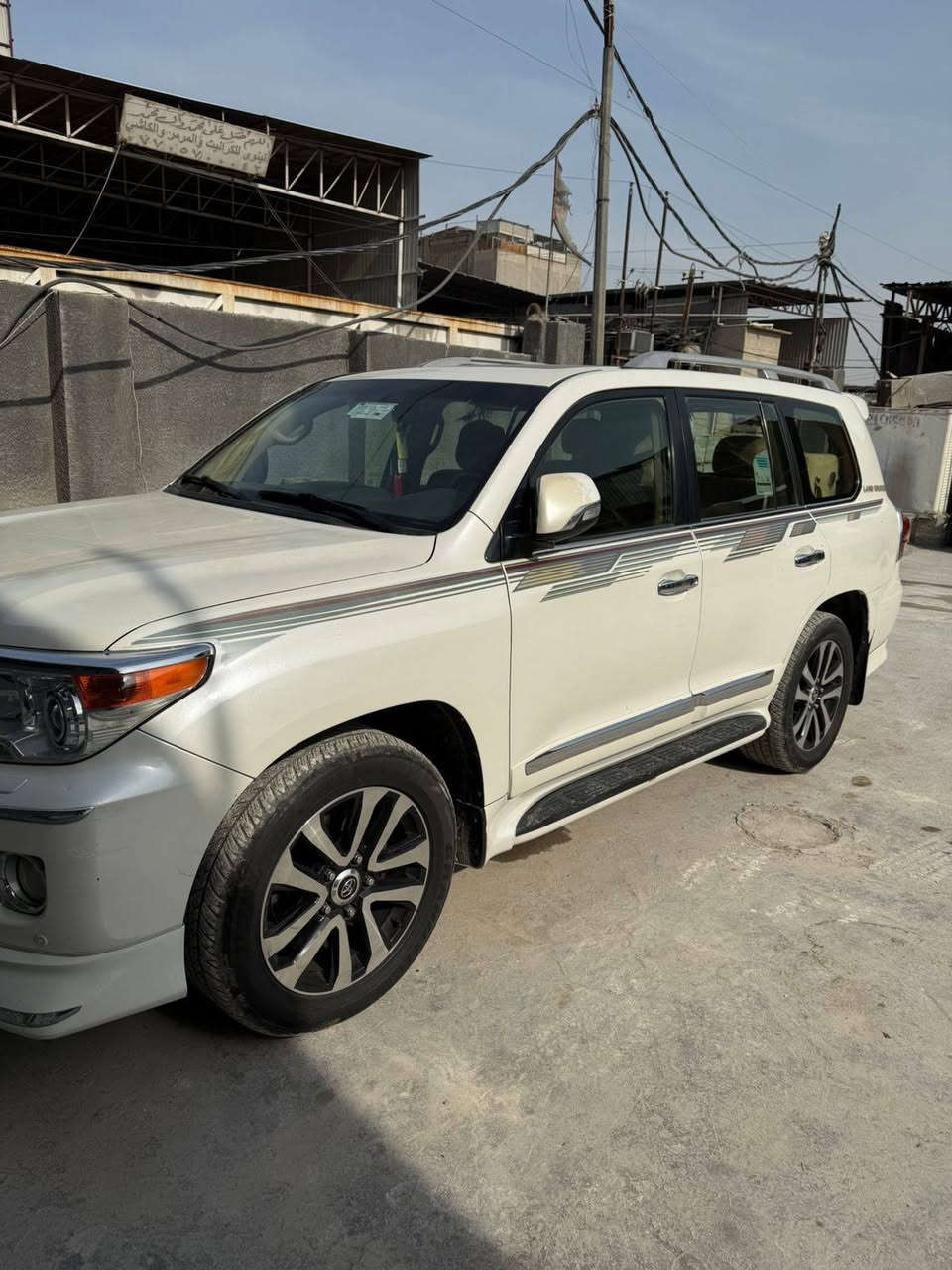 السلام عليكم  مكلف بلنشر
لاندكروز ٢٠١٤
مكفوله كفاله عامه من كلشي ماعدا بارد موضح صبعين
رقم بغداد باسمه
معروضه ٤٤٠
مكانها بغداد
***********
Ali
