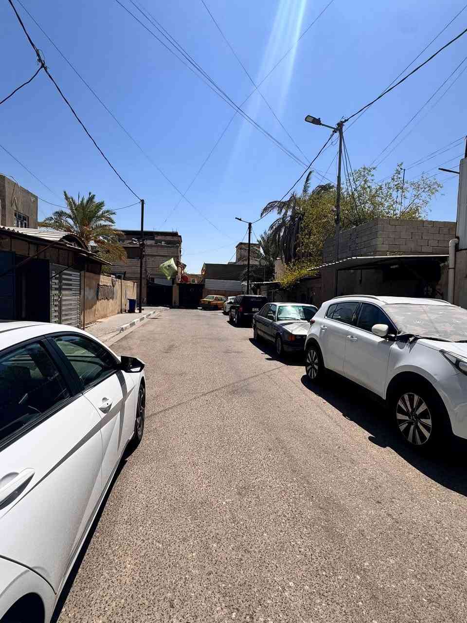 السلام عليكم بيت في المعقل خلف شارع اللوندري مساحة البيت ١٥٠ متر طابقين مؤجر بوارد شهري مليون و100 الف يتكون من ٥ غرف الطابق الاول غرفتين وصالة واستقبال وصحيات ومطبخ والطابق الثاني ثلاث غرف وصالة ومطبخ وصحيات السعر 385 وقابل للتفاوض سنة البناء 2019 للاستفسار 
***********
المسلة للاستثمار العقاري
