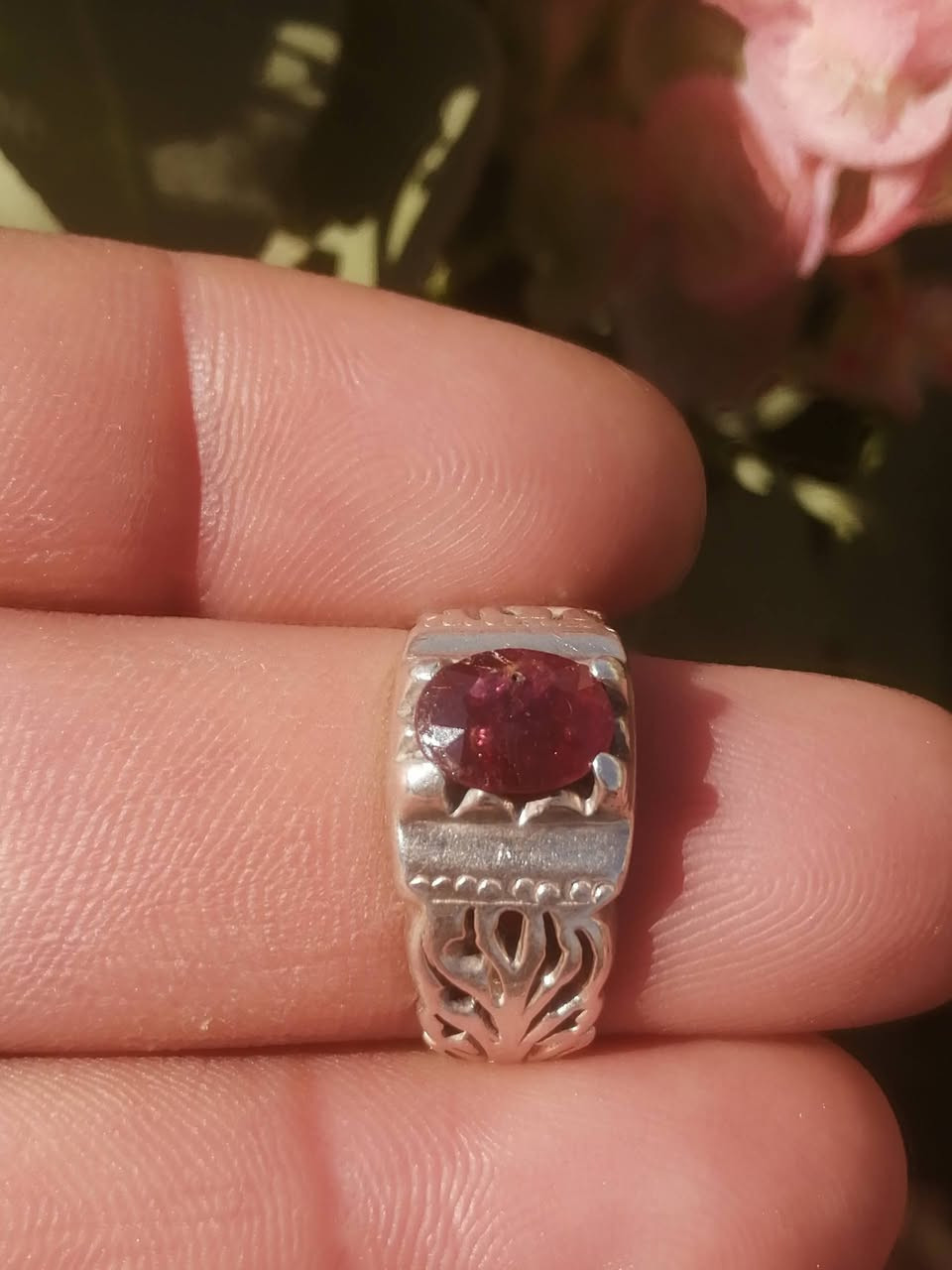 السلام عليكم ورحمة الله وبركاته
احبتي محابس منوعه للبيع شلع كلهن القطعه على 35صياغه حلوة ومرتبه *********** مااكو توصيل
