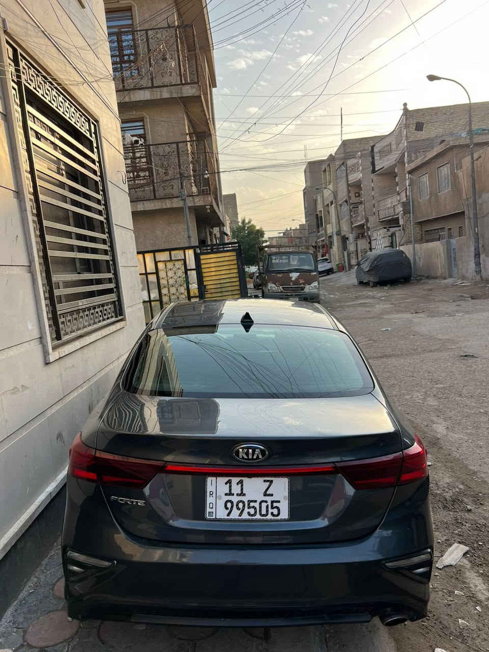 السلام عليكم 

فورتي موديل 2019 للبيع 

رقم بغداد بأسمي

محرك 2000 دوش المرغوب

ماشية 92 

حادث امريكا جاملغ وبنيد نفسهن معمرات ومصبوغات والسيارة  صار  بيها حالوب بالعراق وعفته على وضعيتة 

جاهزة من كلشي وما بيها نقص مال جناي
وهذا السونار مالتها والسيارة نصبتها حلوة  
تجي تشوفها بعينك احلى من الصور بهواي

تخم تاير جديد محرك كير مكفولات كفالة عامة 

مكانها بغداد البلديات بتقاطع الكهرباء

للأستفسار أكثر الاتصال على الرقم 

***********

