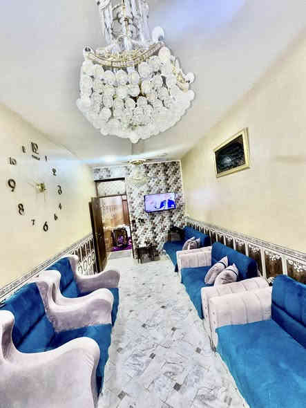 ملاحضه / العنده عقار 🏡#للبيــــــع ويريد يبيع #دزونه كافه التفاصيل العقار مع ذكر السعر وصور للعقار ورقم التلفون ☎️وان شاء الله باقرب وقت ينباع ان شاء الله🤲❤️
—————————————————————————

🔸 مشتمل للبيع طابو صرف مناسب جدا✅
 63متر  الواجهه  3ونص م والنزال 18م 
بناء سنة 2025 تسليم🔑 درجه اولى كامل مكمل 

🔸الطابق1️⃣ كراج واستقبال ومطبخ حار وبارد وصحيات    
  وغرفه نوم جوه 
 الطابق…2️⃣ غرفتين نوم وصاله وبلكونه وصحيات كذالك                 الطابق ...3️⃣بيتونه وسطحين

 البناء كله ممتاز ودرجه اولى ونضيف مرتب حديث جدا 
🔸موقع الدار ممتاز جدا📍الشعب شارع الصحه خلف جامع الحق ومقابيل مطعم حجي عادل (شارع عريض)

+مناسب لحك قبل لاينباع ملاحظه اذ تحب تاخذه وتستثمره اجره الك ب600الف ايجار سريع  
🔸السعر: 145 وقابل للتفاوض 

مكتب ابو علي الدراجي للعقار 🏛️
 الشعب-نهايت شارع الصحه-مقابيل كرزات ركن الصحه 
***********📞
***********📞 ‭
‭***********‬📞
