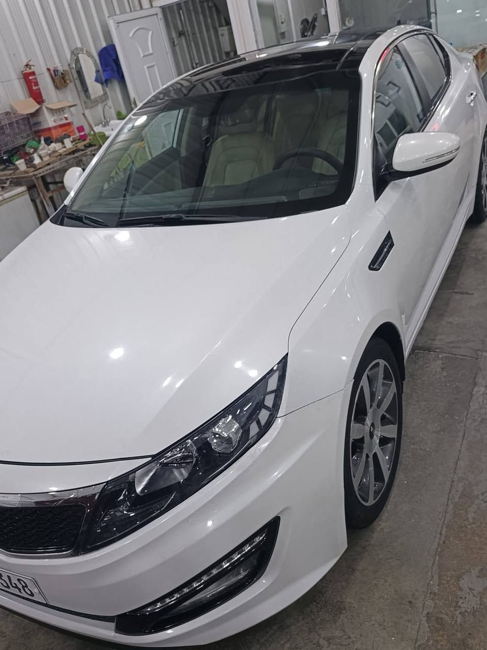 السلام عليكم 
كيا اوبتما خليجيه موديل 2013 ماشيه 87 محرك 2000 دوش فول الفول مواصفات بانوراما بصمه مري شفط خمسه ويل كب تبريد امامي خلفي جلد كشن كهرباء لد امامي خلفي حساسات كامره شفتات استيرن فول تحكمات غرفه ملونه مع الصاج السياره مكفوله ماعدا جاملغ خلفي صبغ وجزء من الباب صفحه اليمنه رقم وهزه وسنويه جديده بغداد بأسمي كير محرك تبريد حداديه جاهز السعر 137 وبيها مجال بسيط 
العنوان بغداد الاعظميه قرب ساحه عنتر
مبايل/***********
