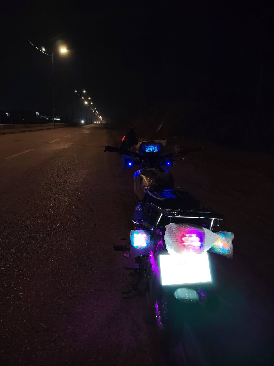 يا الله 
للبيع تايكر موديل 25 صارلها سبوع من نازله
دراجه ما نقصها اي شي كفاله من كلشي 
لليحب يتواصل 
رقمي***********
مكاني بغداد راشديه
