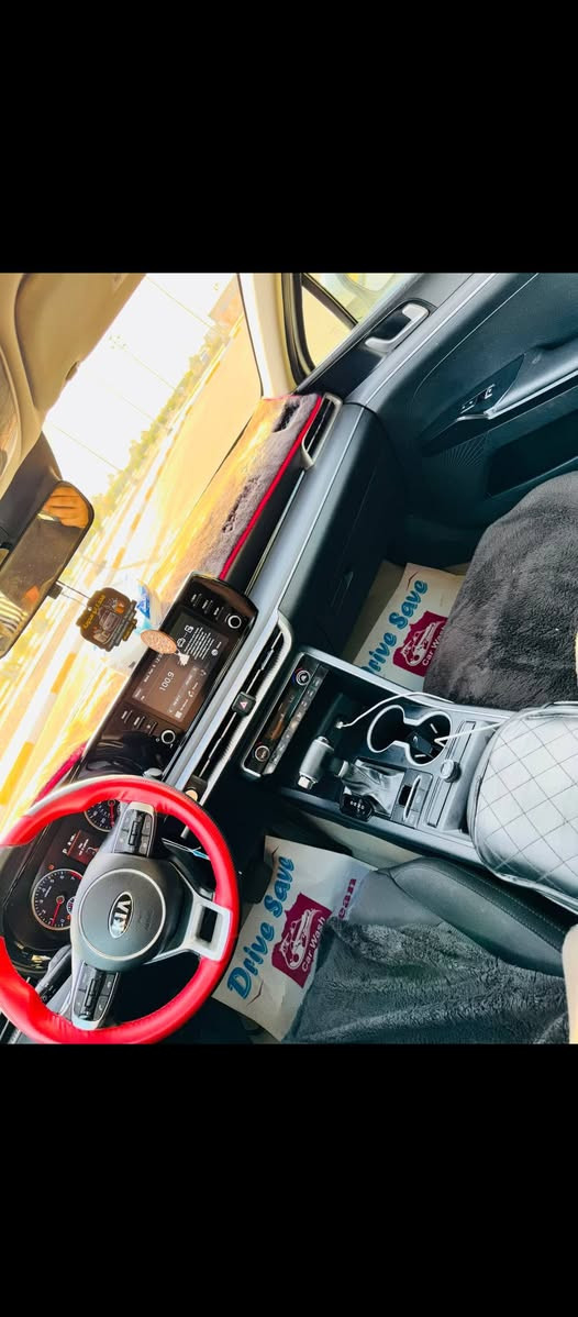 كي فايفK5 2021 مرقمة اربيل تحويل مباشر أو وكالة بسم شركة بربيل وعندي بيه وكالة السعر مناسب جدا 128 وبيه مجال للطيبين مواصفات فول عده الفتحة مكينه 1600 توربو حادث بسيط جدا بدون دواخل مكفول لغود شواصي گير مكينه وظع الشركة بيه صبغ مكانات ابيعلك صبغ احزام سياره مال جناي مناقصة اي شيء وشرط الفحص ***********
