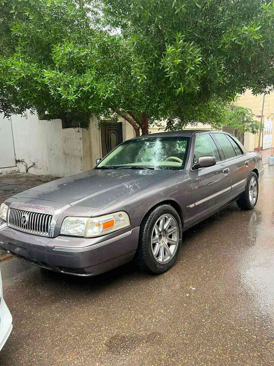 فورد ماركيز 2007 السيارة كير ومكينة وتبريد شرط رقم سليمانية تحويل السعر 85 ورقة وبيها مجال 
***********
***********
