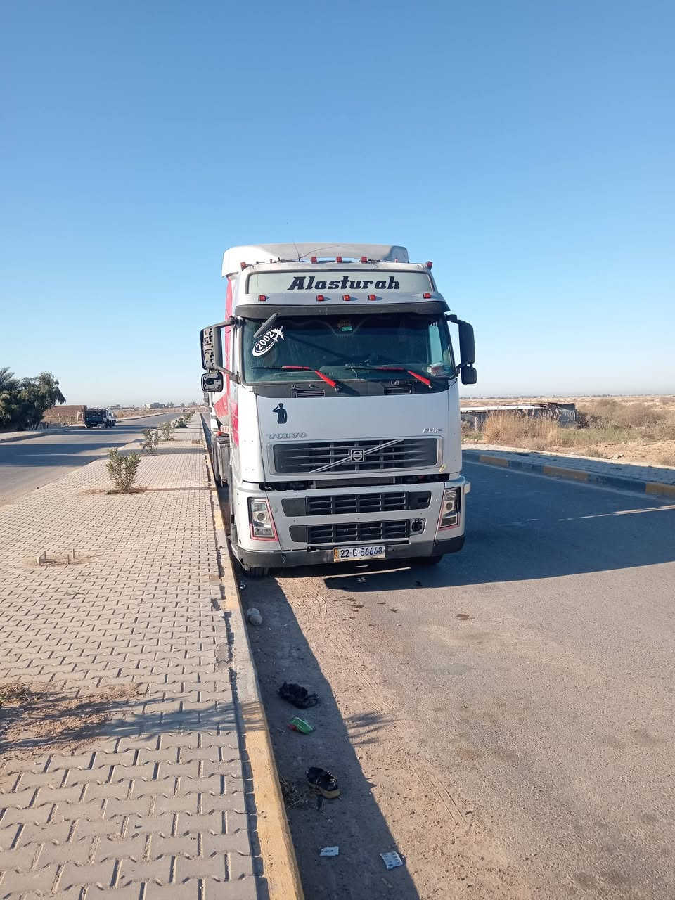 سلام عليكم فالفو موديل 2002 حجم 460 تكيال جديد سنتين جي بي س بيهه منضومه بويلر كهربائي السياره جديده وشغاله التانكي تركي جوبلس السعر 250 وبيهه مجال قليل الاستفسار اتصل ع رقم وبيك خير ودلل *********** /*********** /*********** واتساب /***********  مكاني بغداد ابو غريب اعتذر عن الوعده
