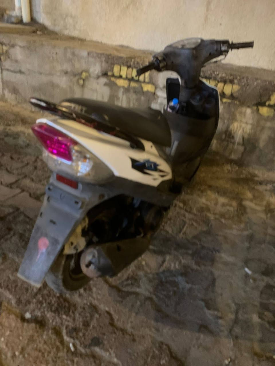 سلام عليكم نشر مستعجل دراجه ماكس عدله رمبا كفاله عامه السعر:900 
وبيه مجال للطيبين.
نشر مستعجل
هاذ الرقم : ‎***********
