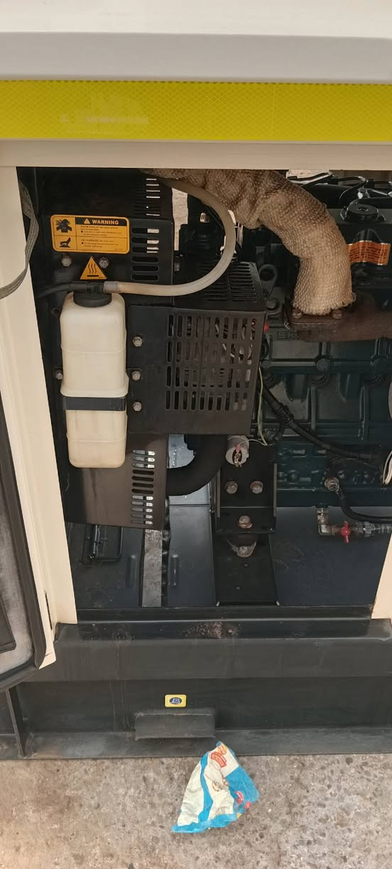 اسلام عليكم 
للبيع كابوته ياباني  كاتم 4بستم  دوران 1500  35كيفي  ملف ستامفورد تنطي ثري فيز  وسنكل حاويه دخول جديد ممشتغله بلعراق كلهه بلاد شرط الفحص  نسبه نظافتهه 95  اخت الجديده بمعى الكلمه 
العنوان كربلاء 
*********** الاستفسار الرقم بيه واتساب
