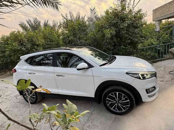 السلام عليكم سيارة توسان  موديل ٢٠ مكفول فول موصفات مكاني بغداد جسر ديالى القديم *********** غير متواجد على الفيس  سعرها ٢٢٥ ماشي ٥٧ الف
