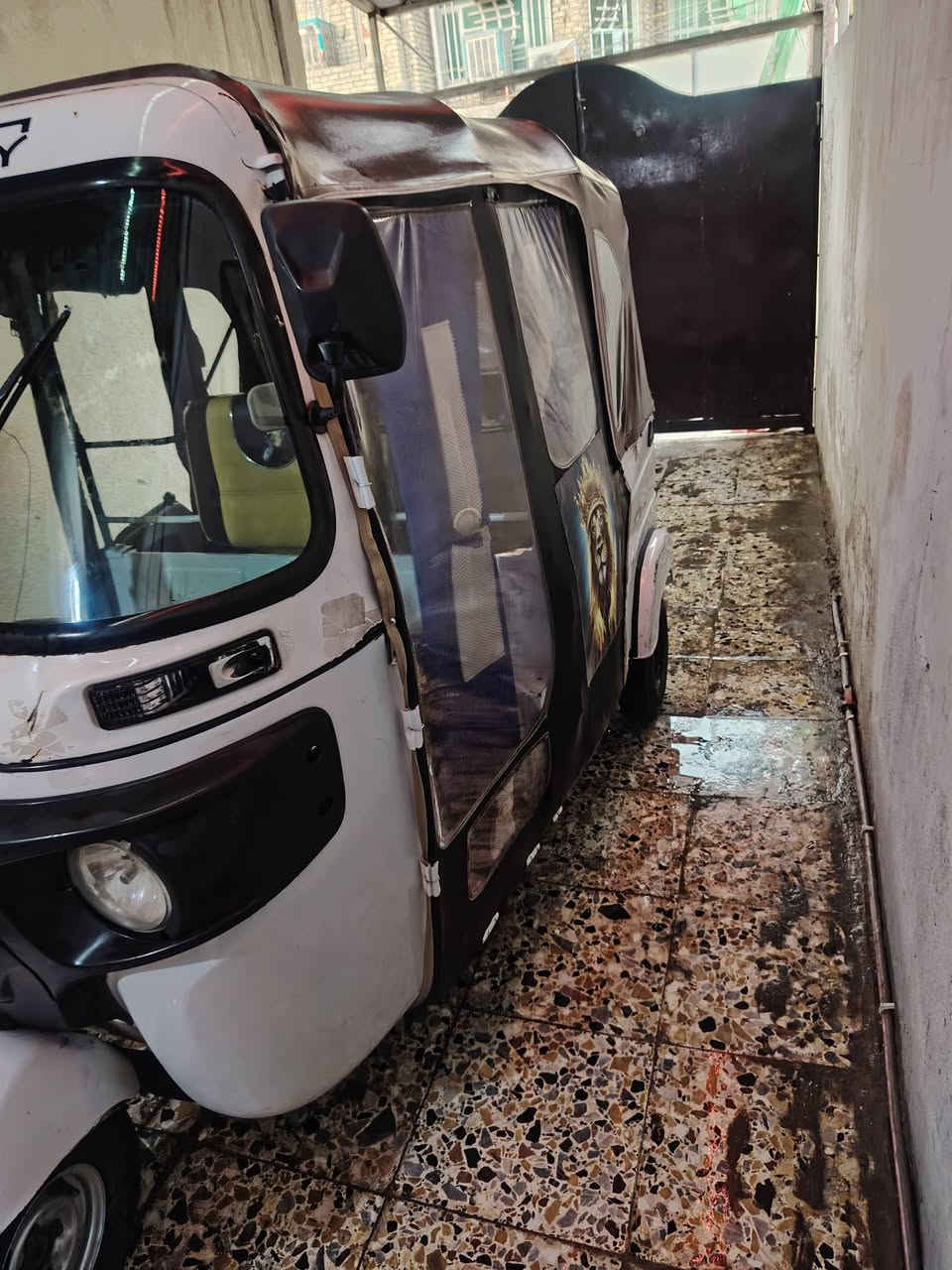 سلام عليكم تكتك مديل واحد وعشرين مرقمه شهر ١١ كلشي موضح بصوره كدامك صور وفيديو عده هاي طخه زغيره بارد وراح احط سعر مااريد اتعب بس شراي يحاجيني بغداد البلديات الظباط بسمي ***********  السعرسبعه ونص 7 500 بيه مجال بسيط
