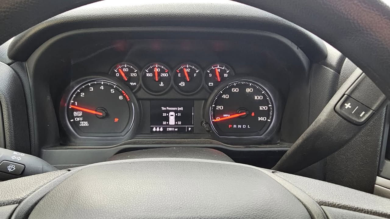 السلام عليكم
جمسي سيرا موديل2024
مكينه 4سلندر أتون تيربو بل كارتون 
دخول جديد مامرقم وين ما يعجبك اترقم 
مواصفاته رادار امامي تحديد مسار 
ماشيه 23 الف ميل المكان ذي قار 
موجود وتساب *********** 
بيع او مراوس حسب القناعه
السعر 305
