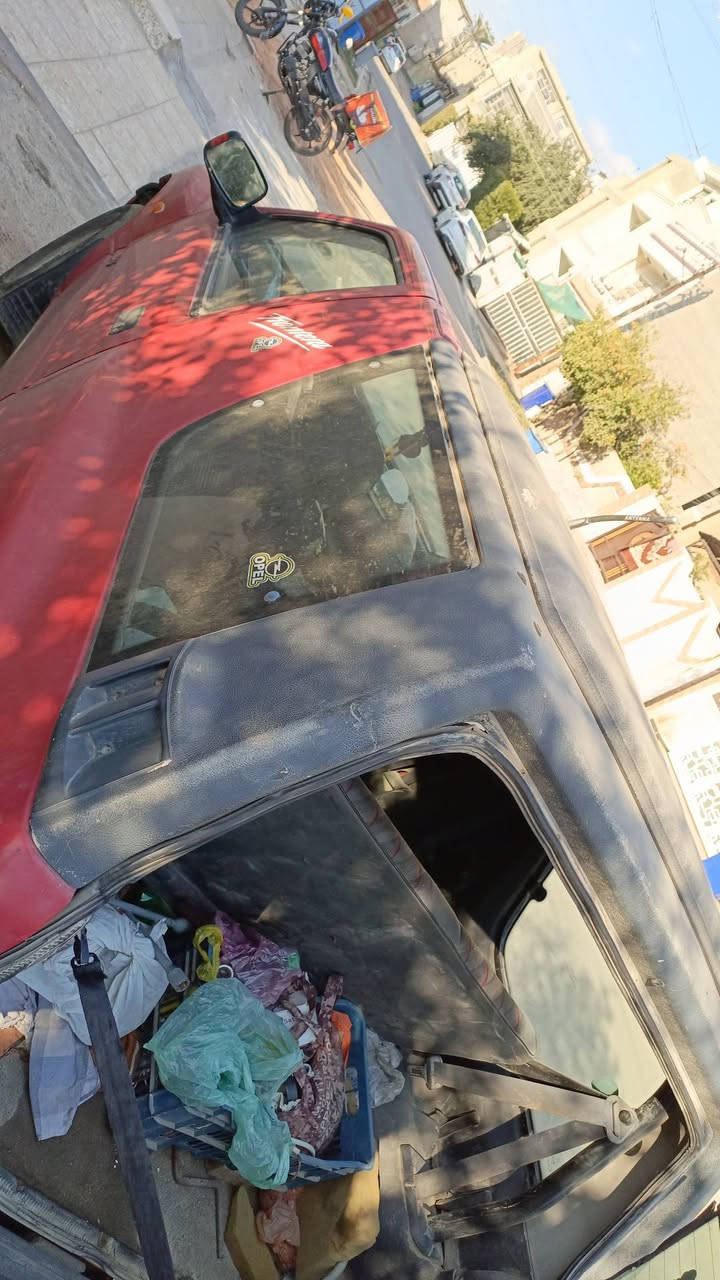 اوبل فيكترا للبيع السيارة دفع رباعي تك باب كير عادي مع لوا كير   
2000 للدفع الرباعي  محرك 
خانه بيه اسم تبخير سحبها كلش قوي لان السيارة رياضية القمار قابله للفتح والجامه الخلفية قابله للفتح السيارة من نزلتها من الرميه على أيدي ونادر اكوا منها أهل كركوك مختصين بيه طبعا بيه رقم دولي بغداد مجدد قبل أيام مع السنويه وتحويله باسمي الي مهتم يتصل أو  
يراسلني واتس ممتواجد 
بالفيس رقمي ***********
سعر السيارة 42$  ورقة
