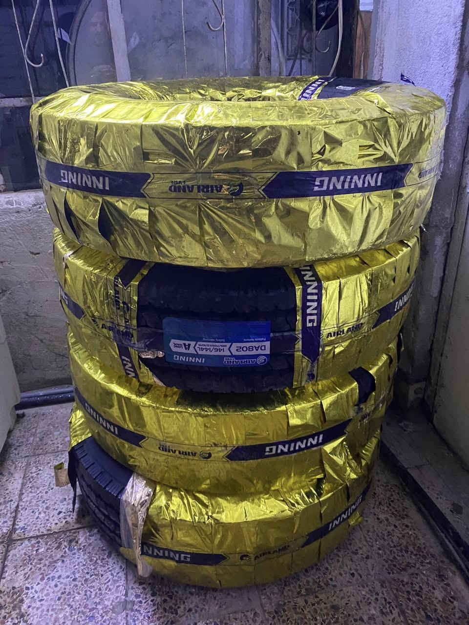 سلام عليكم تايرات اتيكو فحل ٨برغي حجم ١٩ ونص صيني درجه اولى سعر زوج ٣٢٥ جديد انتاج ٢٥ شتريتهن وما شديتهن مكان بغداد شهداء العبيدي ***********
