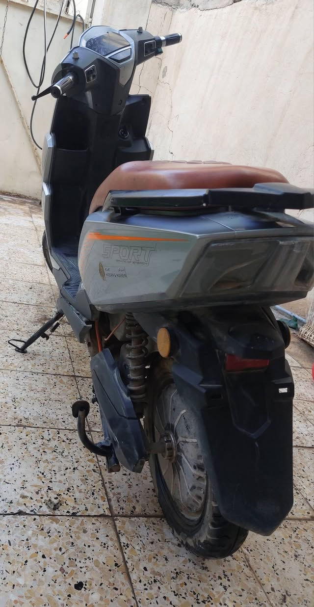 السلام عليكم دراجة شحن نوع GT09 رياضي ست بطاريات وبيها ٣ سرع و لايتات عالي ناصي + جوزه داخليه (تطفي وتشغل) + انذار سرقة + قفل ستيرن + نظام تشغيل بصمه NFC + كشن مريح جدا + جنطه داخليه جبيره،، من معرض حسن وحسين سريعة وخدمية كلش ( الدراجه مابيها شي كاملة ونظيفة من الداخل متشكي من شي ابد ) 

السعر : ٦٥٠ وبيها مجال للشراي

للاستفسار اكثر :***********
