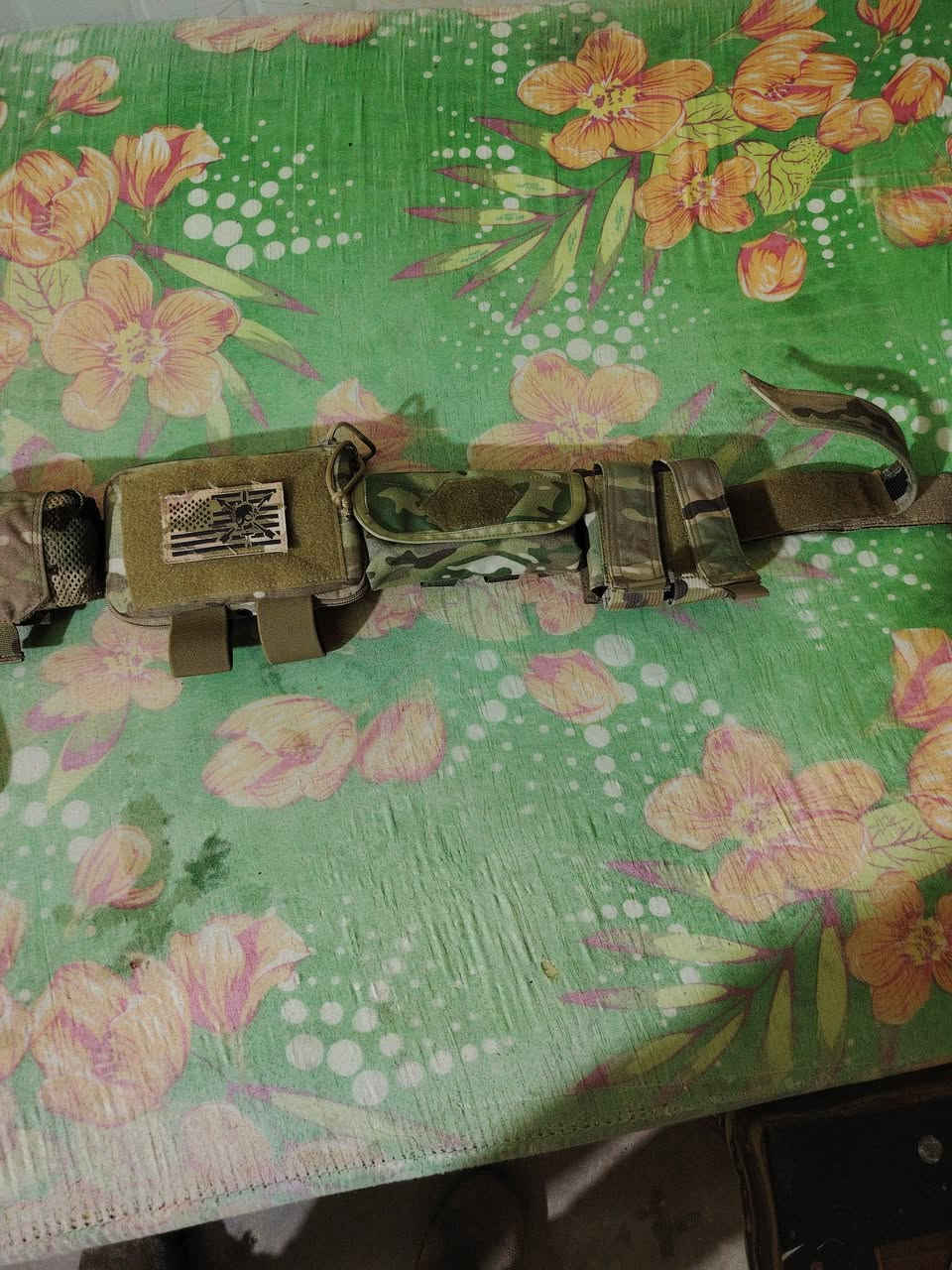 سلام عليكم مشلح عكروكي اصلي كامل سعر 90 بغداد ***********
