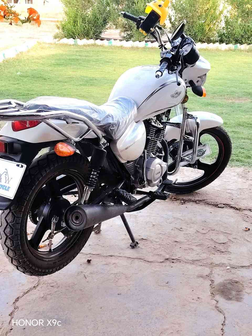 ناصي للبيع موديل 24 محرك 200 اخرس على وضع الشركه اوراق كامله الدراجه جديد واحد على واحد السعر مليون و450 رقم تليفوني ***********
