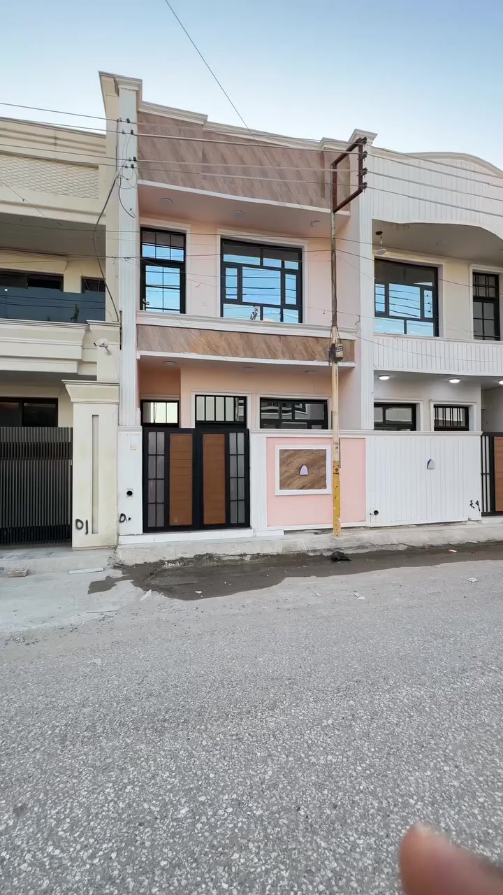 السلام عليكم 
مشتملات مساحه 75 متر طابقين 
3 غرف 
العنوان ابو دشير شارع النفط
خلف البانزين خانه السعر 78 مليون 
***********
