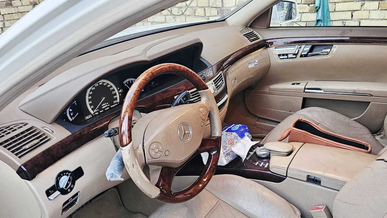 مارسيدس 2011 حاويه s500 AMG فئة مايباخ مكفوله من الضربه والكص متوأم
مارسيدس 2011 حاويه s500 AMG فئة مايباخ مكفوله من الضربه والكصه متوأم ماشيه ١١٠ سياره حيل نظيفه وحلوه
السعر ١٣٠ للاتصال ***********
