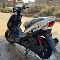 عندي دراجه للبيع الشراي يجي واتساب     772 621 5280 الدراجه نضيفه توه ...