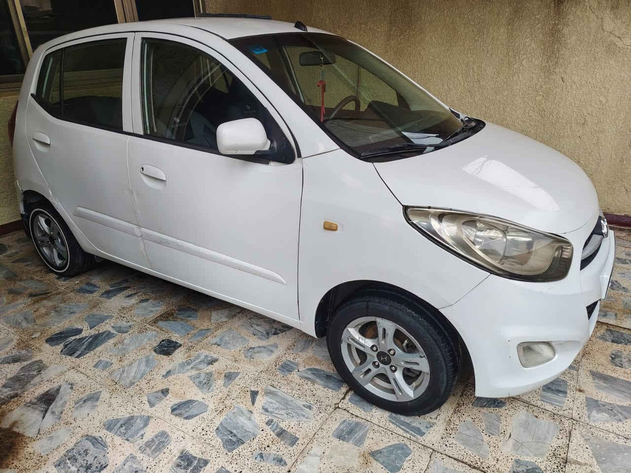 السلام عليكم
هونداي i10 موديل 2013 
محرك 1.2 المرغوب 
السياره مصبوغه عام
محرك كير تبريد بحاله ممتازة 
صدر امامي خلفي كله جديد
مكاني بغداد
السعر 66وبيه مجال بسيط

***********
