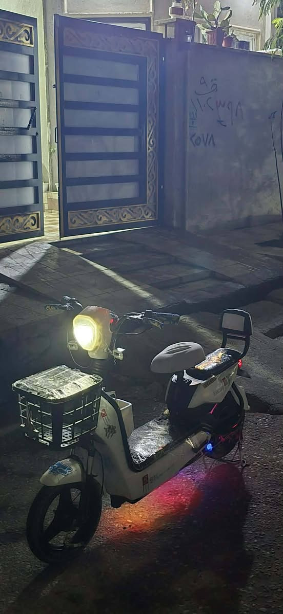 للبيع او المراوسه بماطور شحن فقط
4بطاريات دبل 20انبير
شاحنه ذكيه
 تايات جدد 
السرعة 60
االنظافه واضحه بل صور
مكاني زيونه قرب سومر
السعر 170وبي مجال 
ا***********
