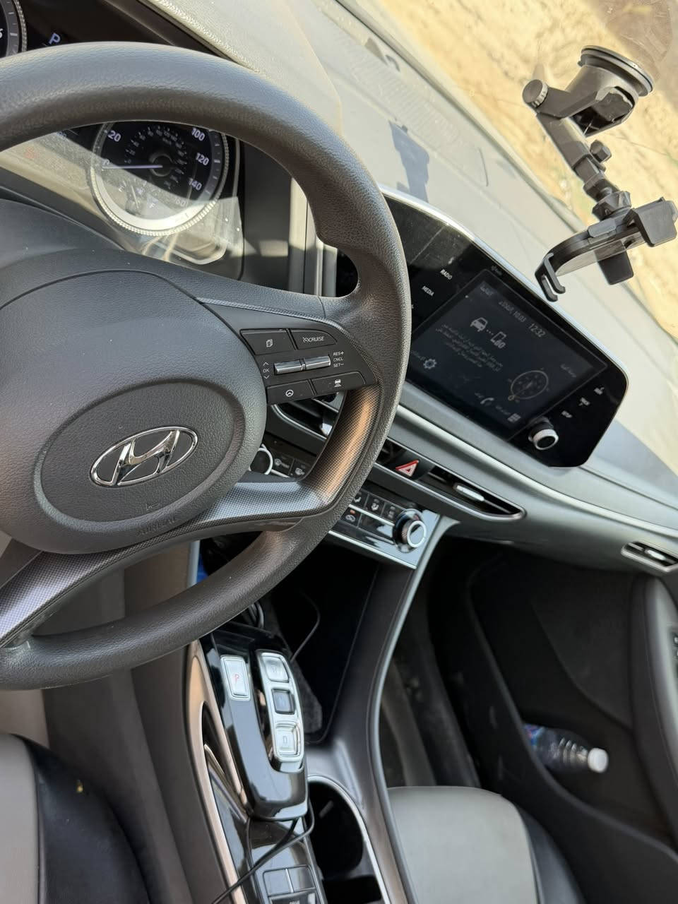 للبيع سيارة سوناتا 2020 أمريكي، مواصفات عاليه، المسافة المقطوعة حالياً 75 ألف كم. السيارة حادث سرقة بابين بأمريكا، لكن تم استبدال القطع بأصلية.   عنوان ديوانيه المالك الشرعي أيضاً في الديوانية. للاستفسار أو التواصل، الرقم ***********
السعر 148
مواوس ممكن 
شرط ولاكلوب مايشتغل  السياره كبس ع شركه وبالعافيه الي ياخذها
