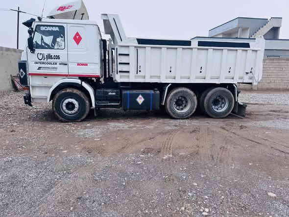 السلام عليكم 
للبيع اسكانيا 113  فحمي حجرة كبيره 
گير 5x5 
سنگل جوبلس
شاصي مطول 
رقم صلاح الدين اللماني سنويه لغايه 2027 شرط التحويل بدون وكاله
مسجلة بالسنويه قلاب
طخم تاير جديد 
باتريات جديد 
قماره ما بيهه لا طخه ولا صبغ 
الموديل 1993 
بودي نظيف جك ابو الحاسبه جديد للاستفسار الاتصال بالارقام التاليه
***********
***********
