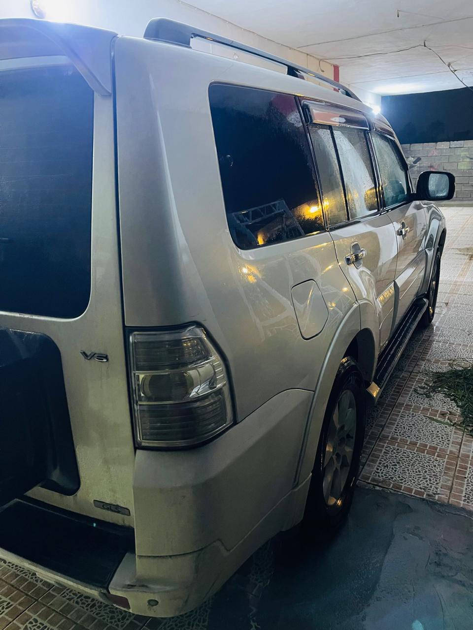 السلام عليكم 
باجيروا 2010 حبتور بغداد صدفي ماشية 277 حقيقي مكفولة كفالة عامة ماعدى الجاملغ الامامي الايمن بي بارد جدا قليل كير محرك خير من الله مامفتوحات ادامتها كاملة تخم تاير 
مكانها بغداد او ديالى 
السعر 145 بي مجال بسيط 
*********** ابو علي 
 التواصل على الرقم
