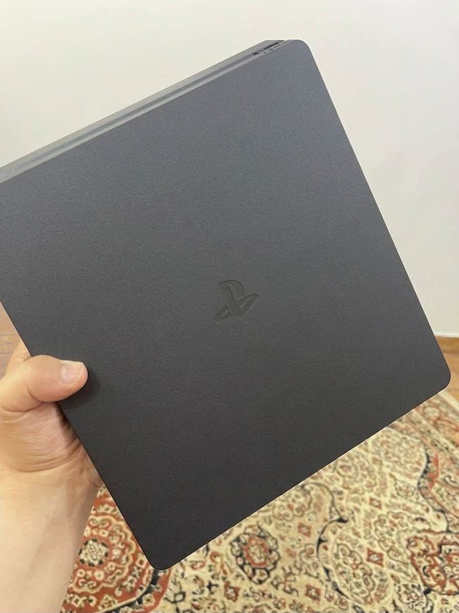 جهاز ps4 جديد الله شاهد ورقيب غير مستعمل المساحه 500
جيجا بايت GB

مع الجوستك الأصلي للجهاز مع MIHD مع حساب ps4جديد يكون بأسم الشخص المشتري مع كيبل التشغيل الخاص بالحهاز وكلشي في الجهاز شغال ونظيف المكان بغداد /حي الجهاد الجهاز مع العلبه الاصليه للتواصل على الرقم أو الواتساب

*********** مع قرص رينبو 6 ،ووج دوك،وفيفا 17

والسعر  300،000 وبي مجال
