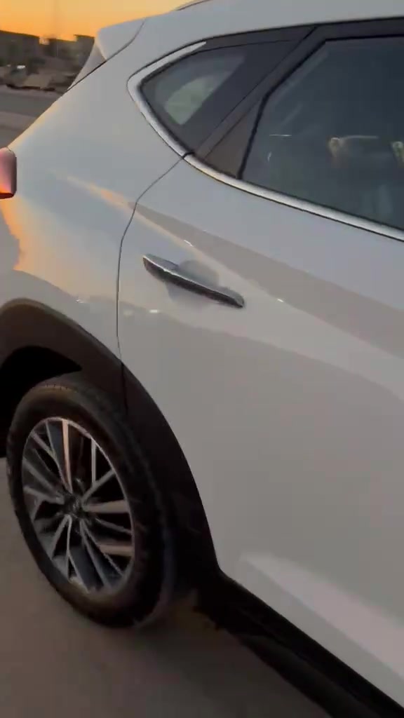 سلام عليكم  
توسان  ٢٠٢٠  وارد كوري سايد بريك بالرجل 
فول مواصفات ماعدا البنورما  
بصمه حساسات كشنات جلد  كشن كهربائي مري شفط
بصمه ابواب  اشاير ترحيب  واشاير بالستيرن 
تبريد قطعتين  مكفوله ماعدا بارد موضح بالصوره
رقم بغداد باسمي تحويل ثاني يوم 
السعر  ١٩٧  قابل للتفاوض  او مراوس حسب القناعه
للاستفسار  ***********
